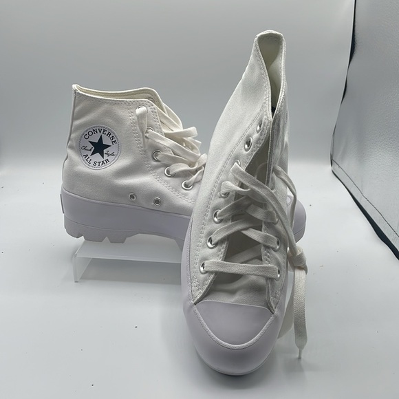 Converse White Chuck Taylor All Star LUGGED HI Sneaker, size 7 - Picture 2 of 7